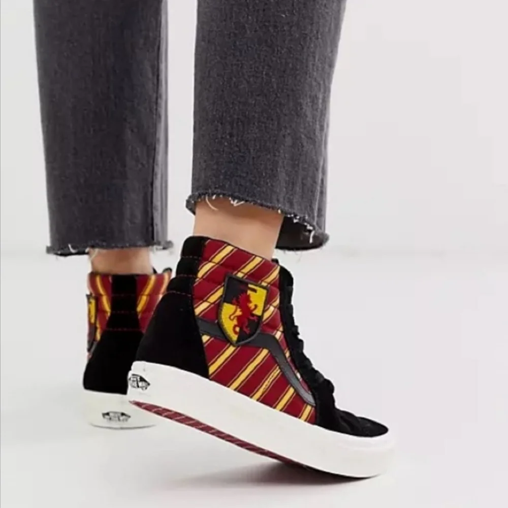 Vans Harry Potter Limited Edition Gryffindor High Top Sneaker | Women's Size 7.5 - Picture 2 of 14